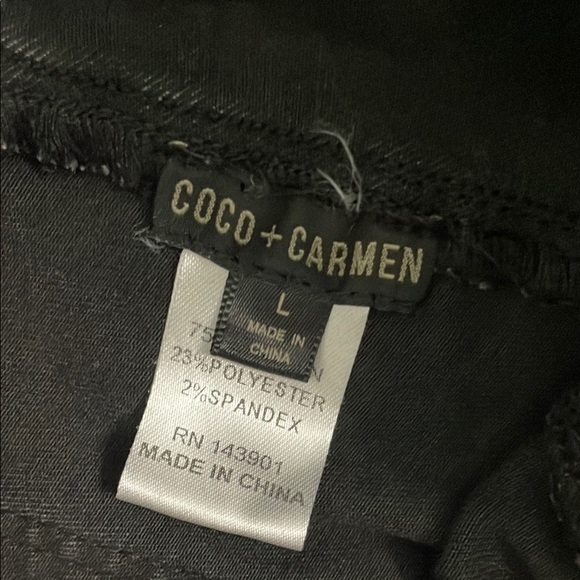 Coco + Carmen Black and Gray Skinny Jeans with Elegant Design - Picture 2 of 4